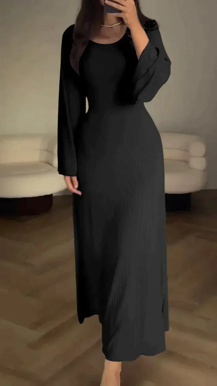 Das kurvenbetonte Maxikleid - Lozenda