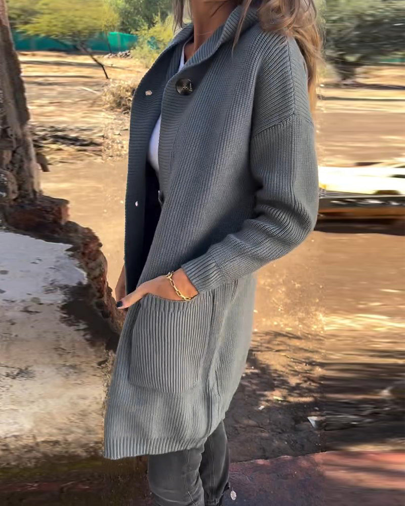 Einfarbiger Cardigan mit Kapuze und Knopftasche