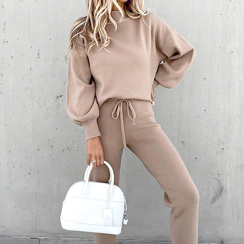Gemütlicher Hausanzug mit Rollkragen und High-Waist-Hose 3