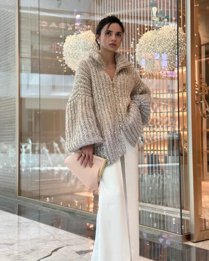 Gestrickte Pulloverjacke mit Pailletten