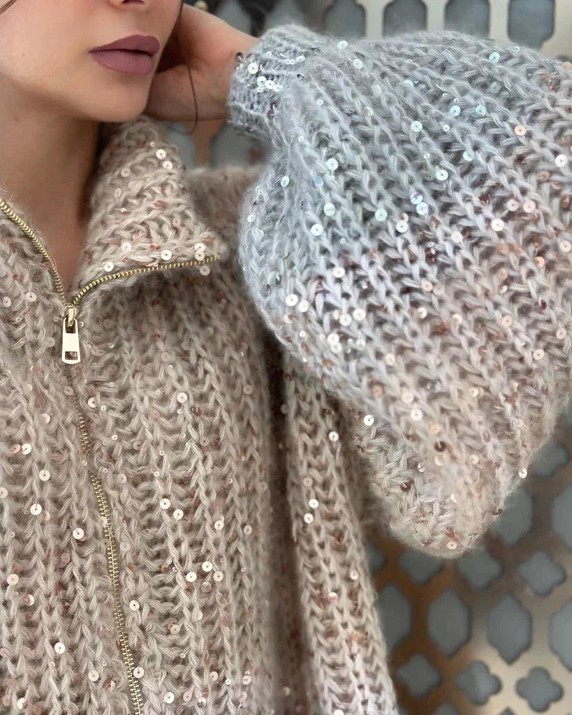 Gestrickte Pulloverjacke mit Pailletten