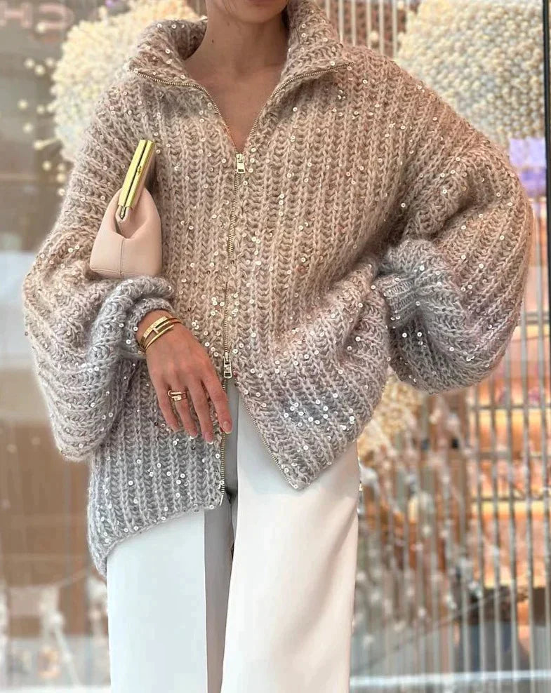 Gestrickte Pulloverjacke mit Pailletten