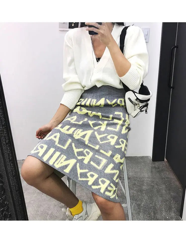 Gestrickter Pulloverrock mit Buchstabendruck für Damen