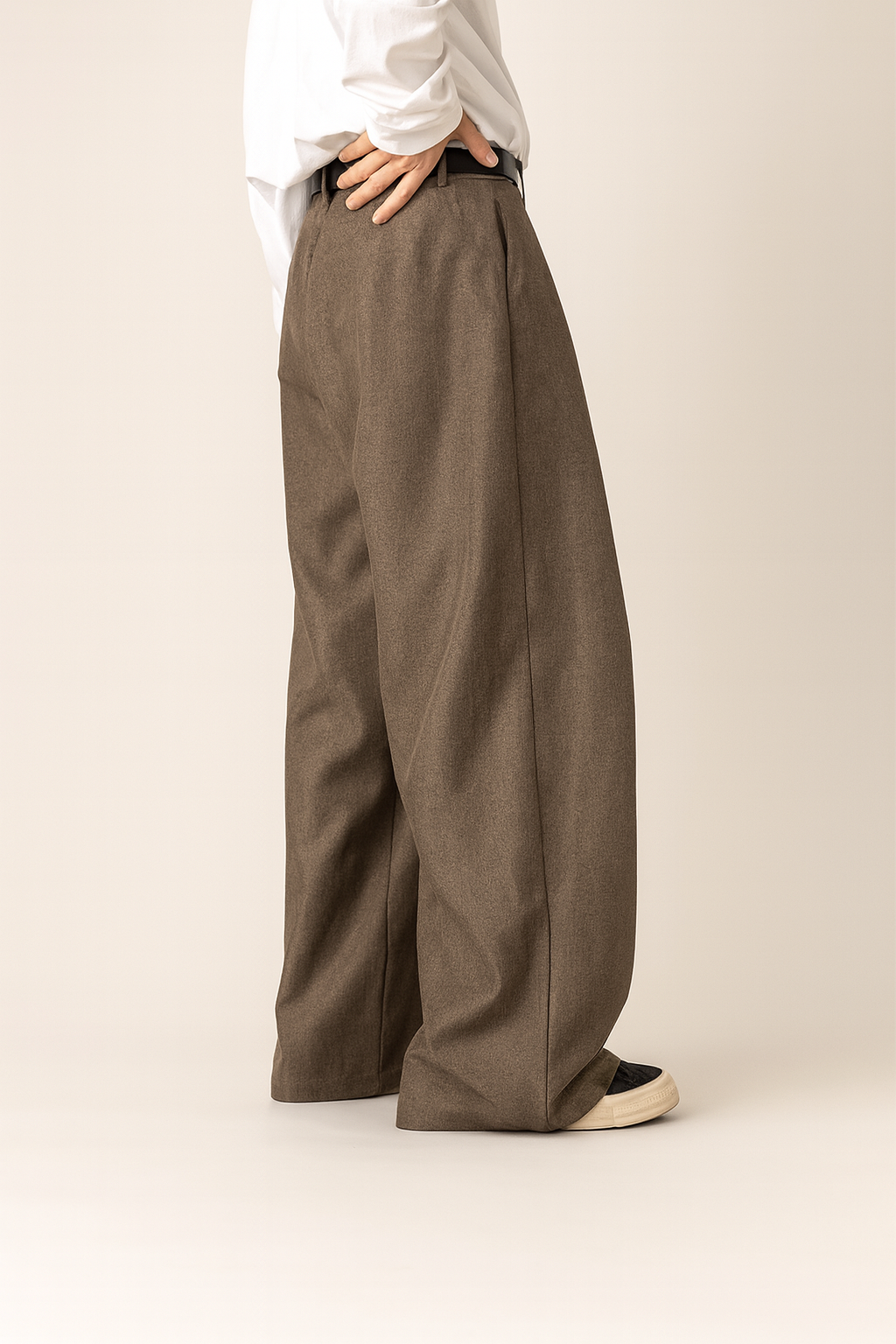 Elegante, hochgeschnittene Herren-Anzughose mit Bundfalten 1