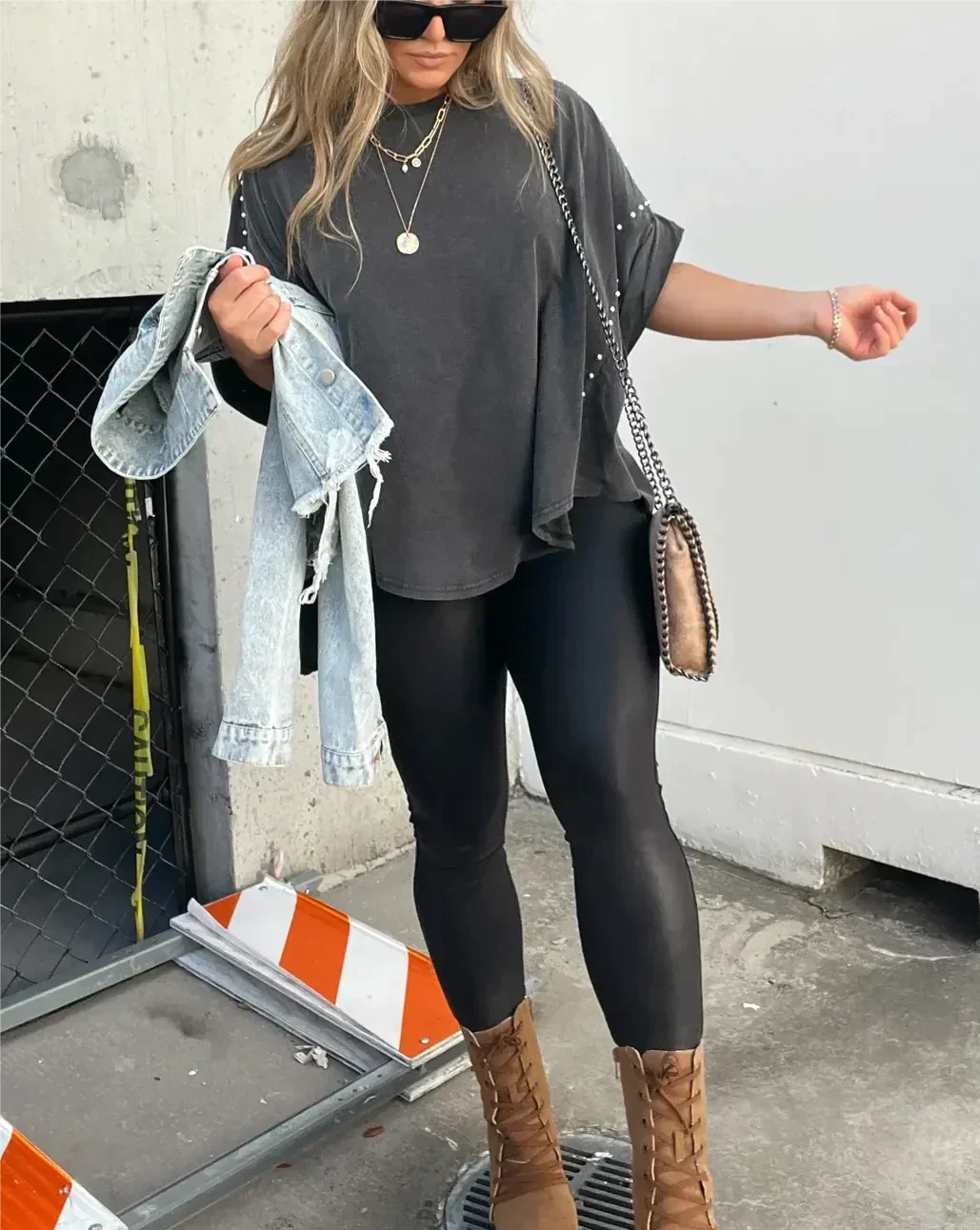 Isabelle™ - Oversized T-Shirt mit Nieten 1