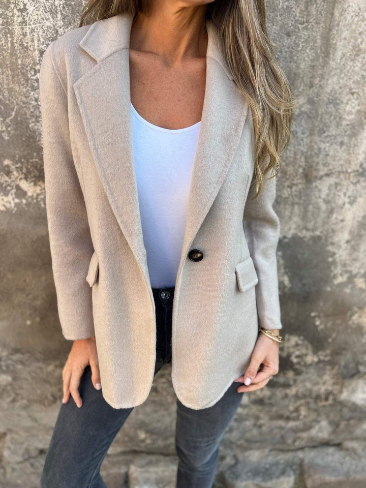 ROSIE | Lässige Jacke mit langen Ärmeln und Revers 1