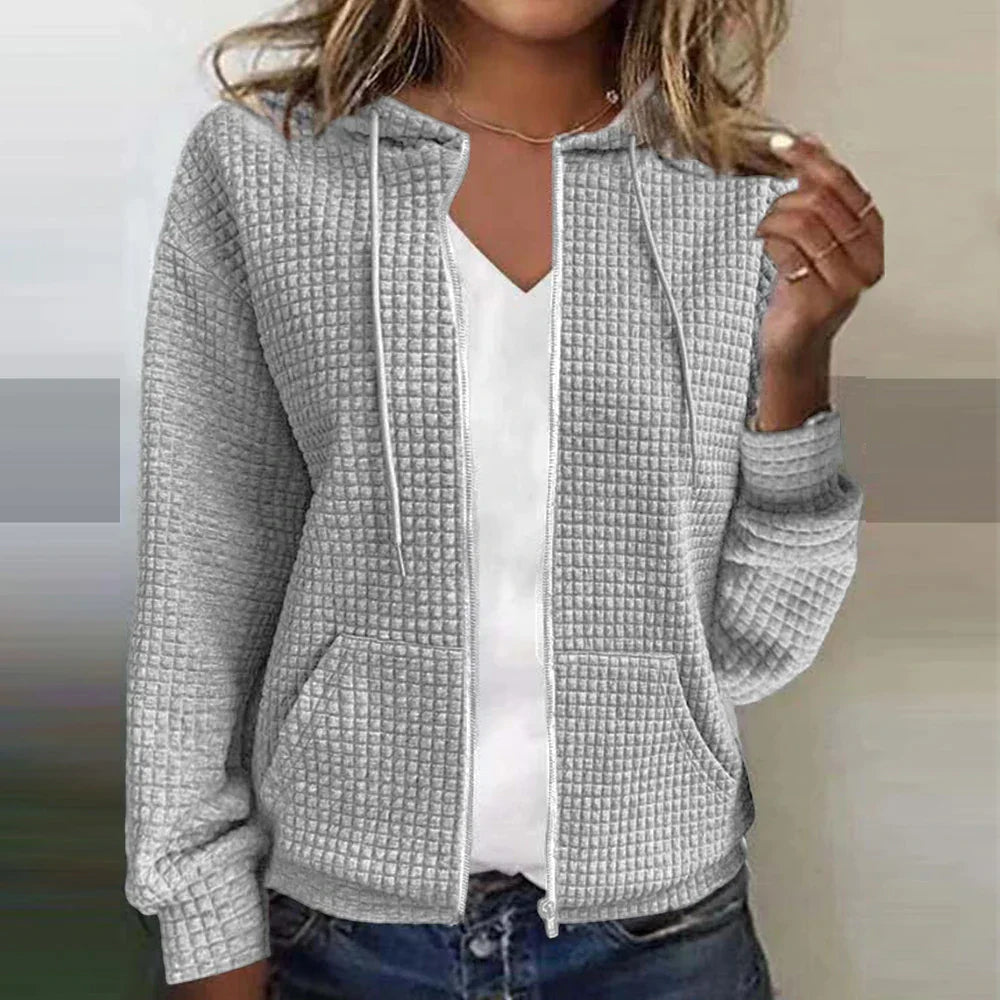 Heidi-Mode | Für ihre karierte Jacke: Stil und Komfort kombiniert 2024 4