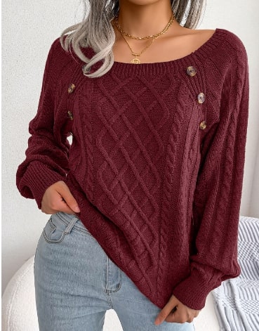 Klassischer Strickpullover mit Zopfmuster
