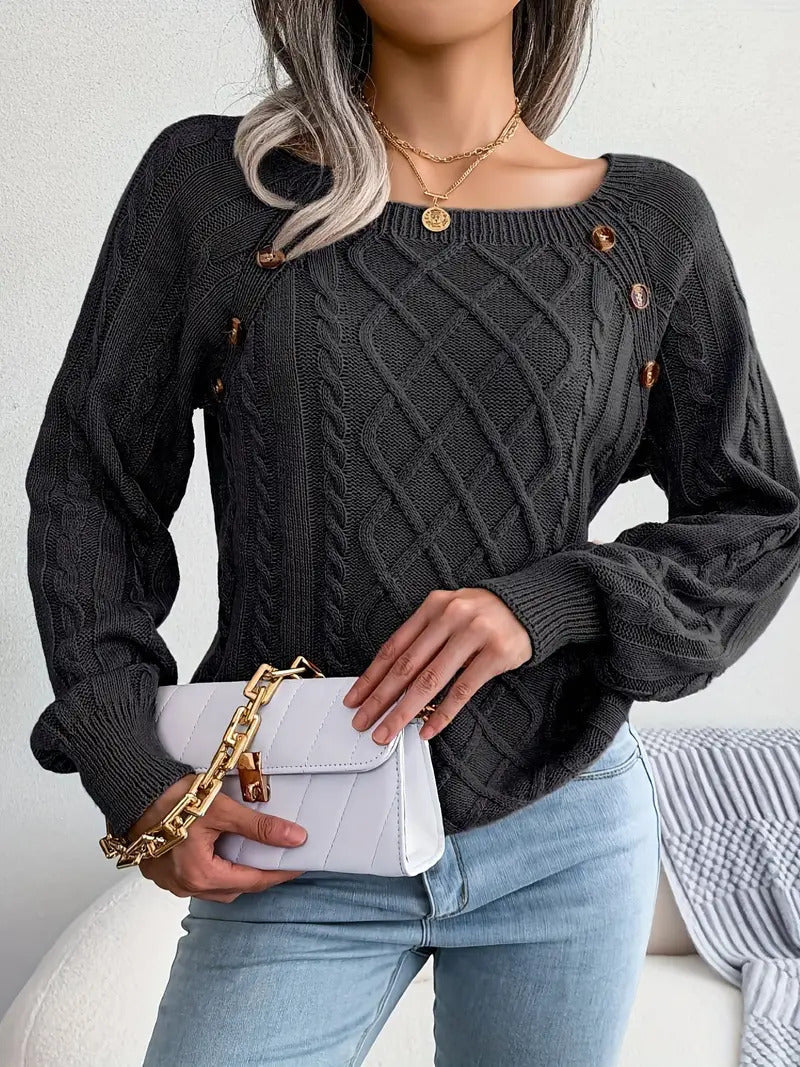 Klassischer Strickpullover mit Zopfmuster