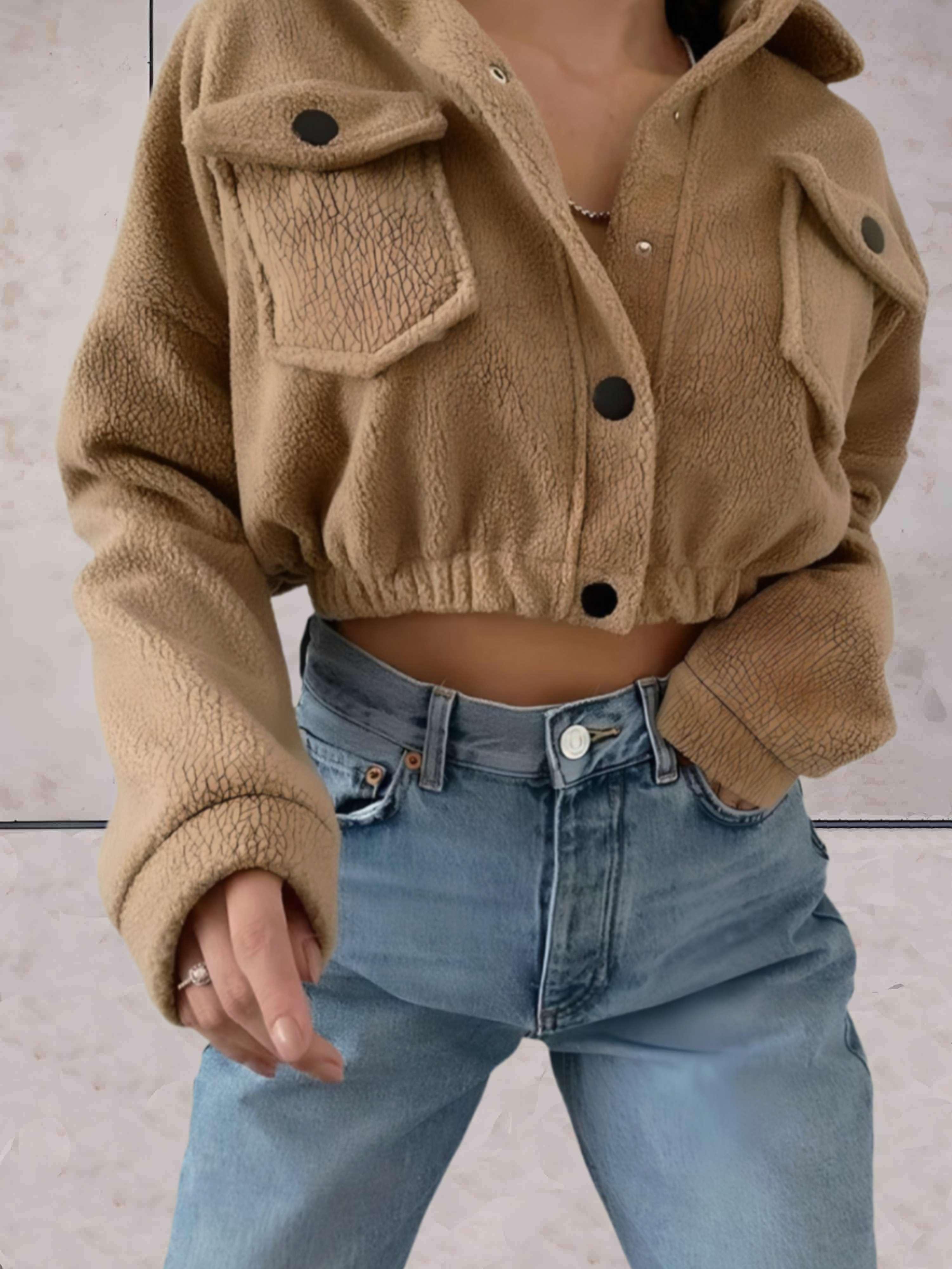 Kurze Jacke mit Polokragen
