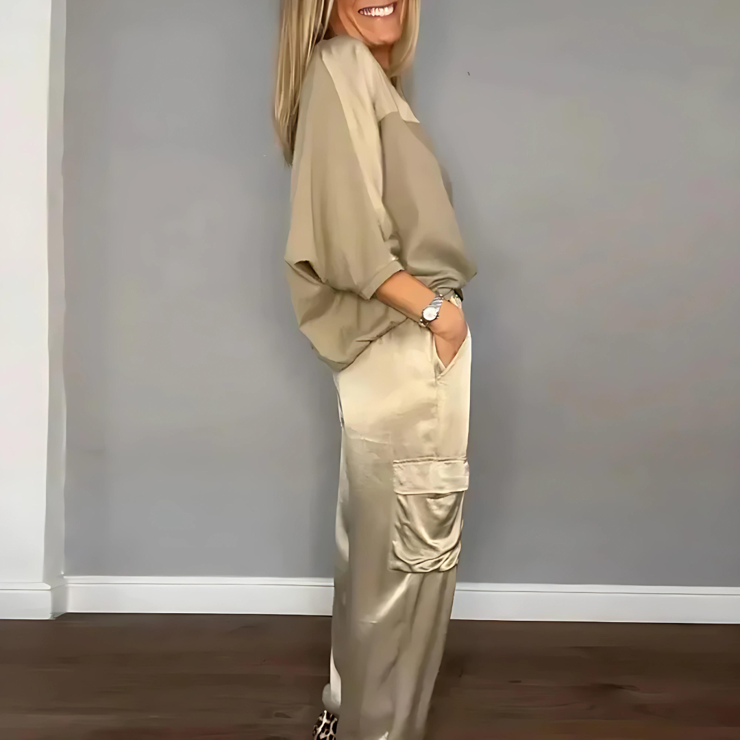 Luxes Set aus Seidensatin