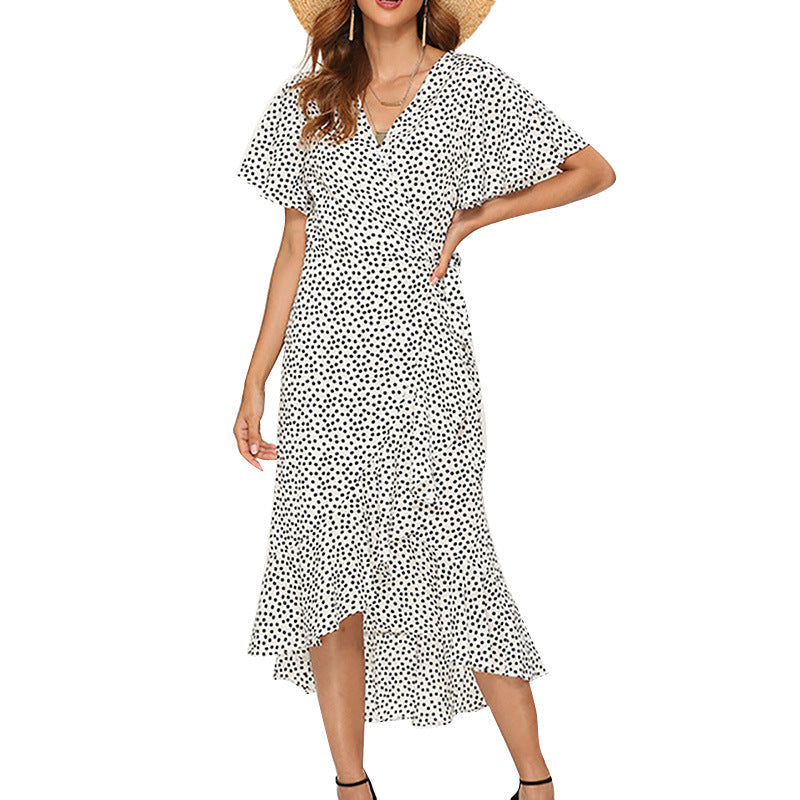 MAXIKLEID MIT PUNKTEN UND VOLANTS