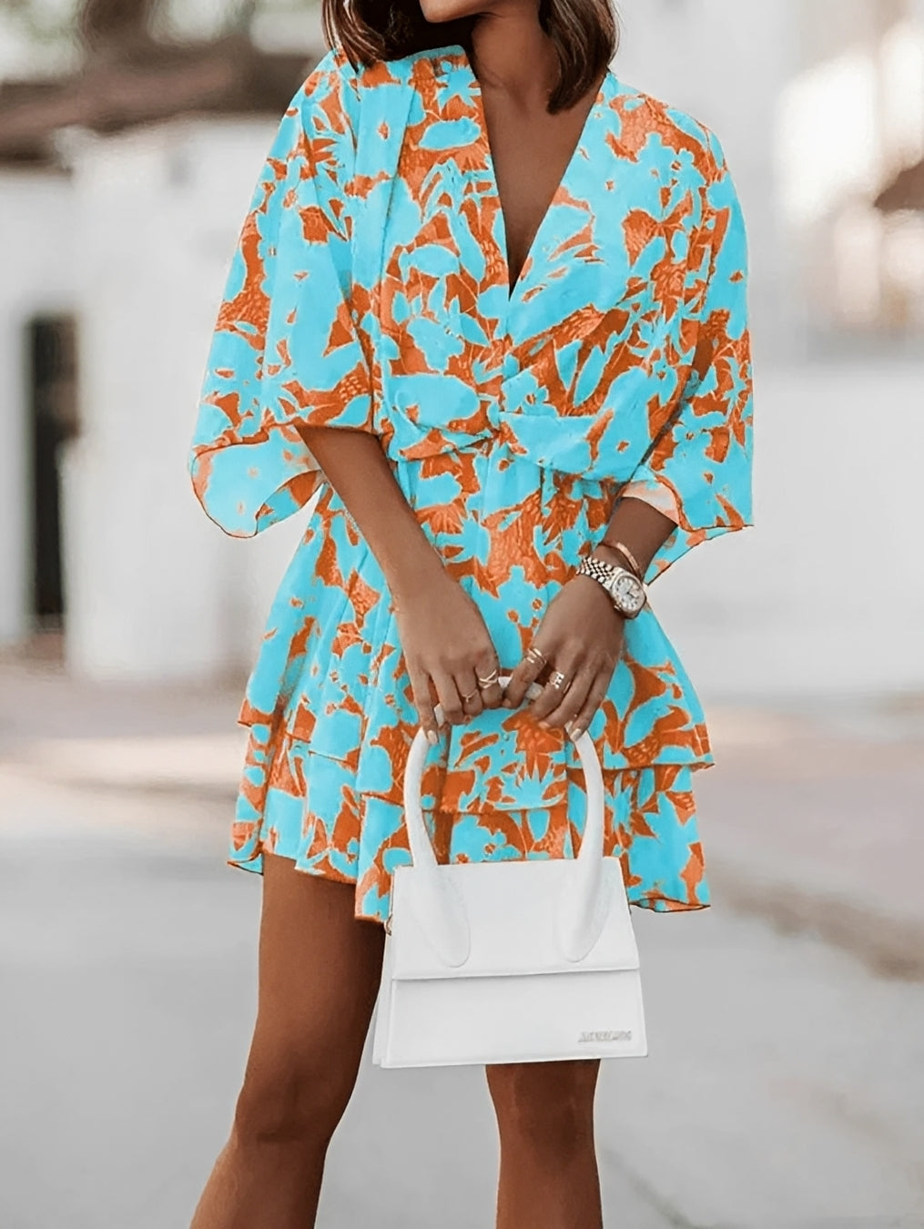 Mini Kleid Damen | Blumenmuster & V-Ausschnitt mit Kimono-Ärmeln