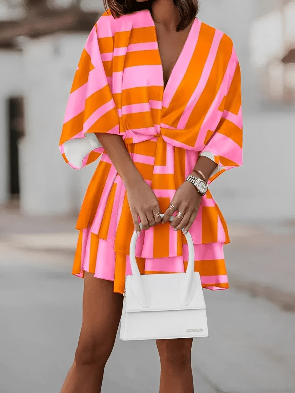 Mini Kleid Damen | Blumenmuster & V-Ausschnitt mit Kimono-Ärmeln