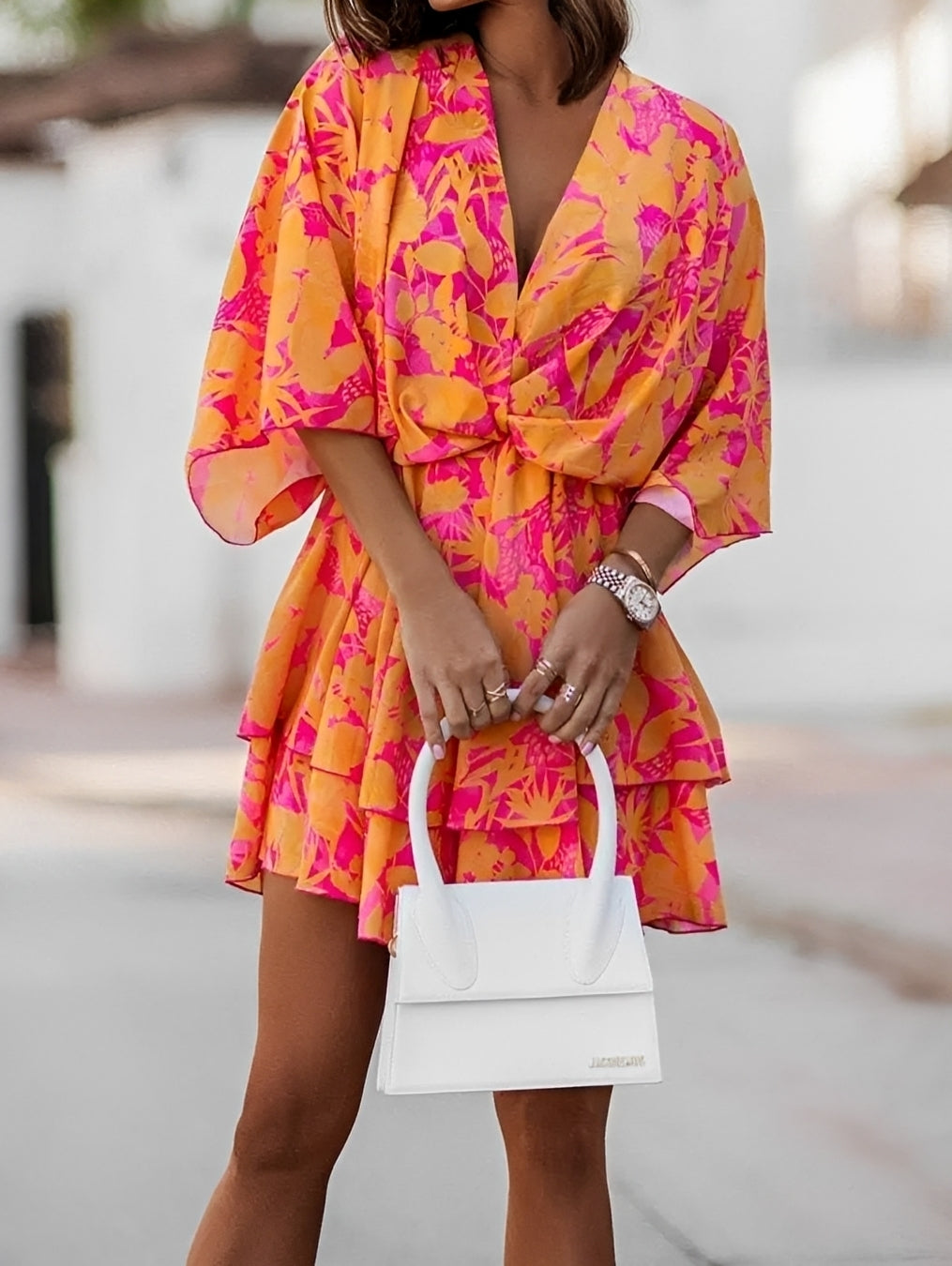 Mini Kleid Damen | Blumenmuster & V-Ausschnitt mit Kimono-Ärmeln