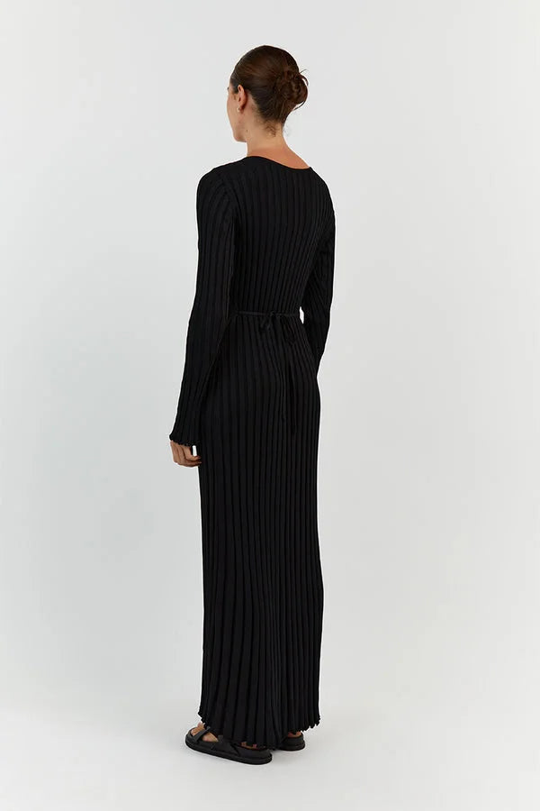 Modernes Langarm-Damenkleid mit V-Ausschnitt