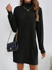 Rippstrickkleid mit Rundhalsausschnitt