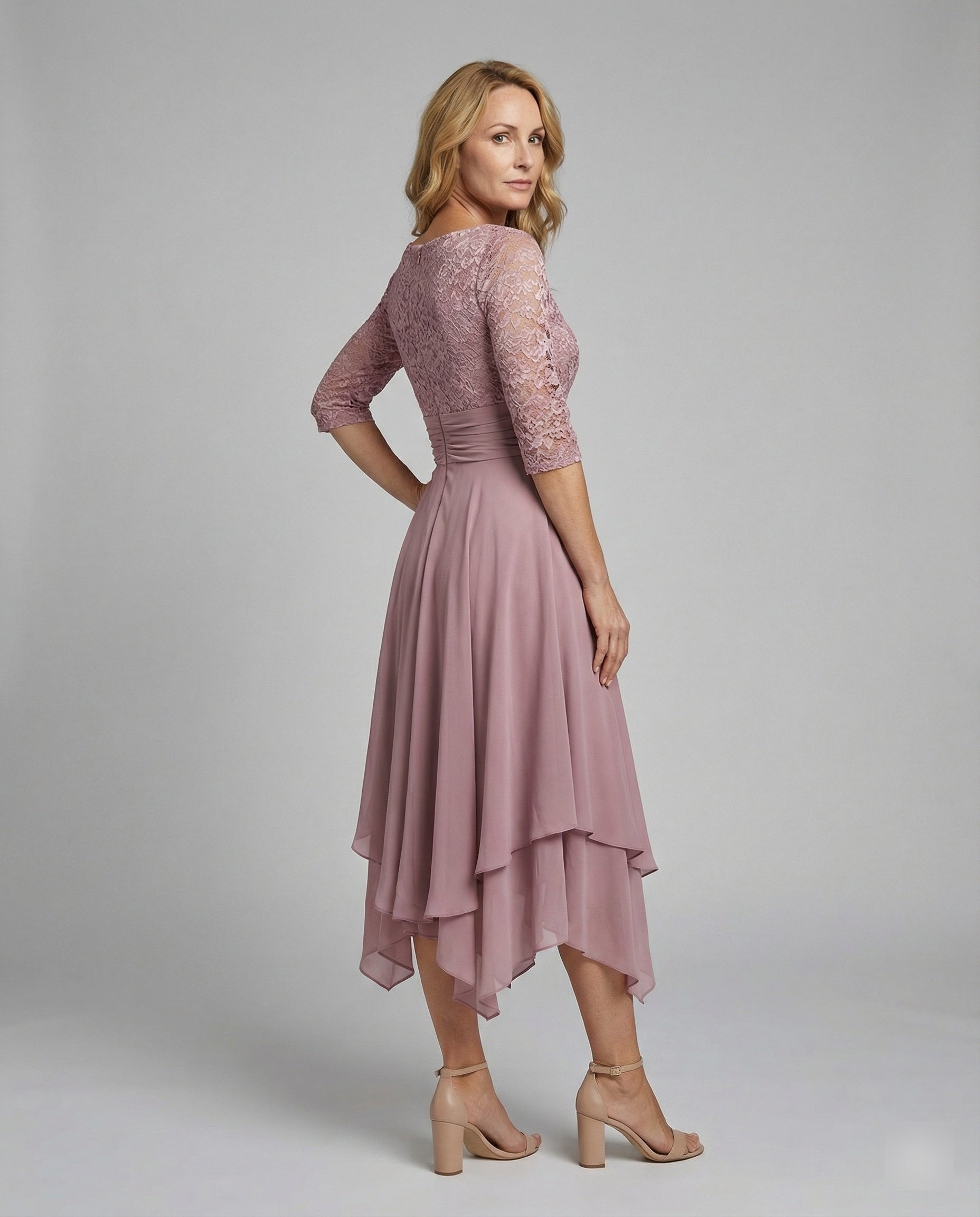 Schickes Kleid Damen | Asymmetrischer Saum & figurformender Fall