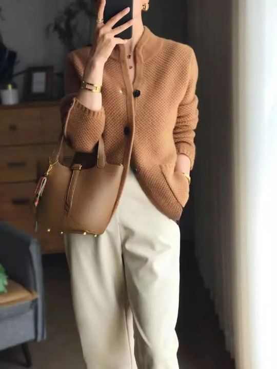 Cardigan Damen | Knopfverschluss & Fließende Passform 3