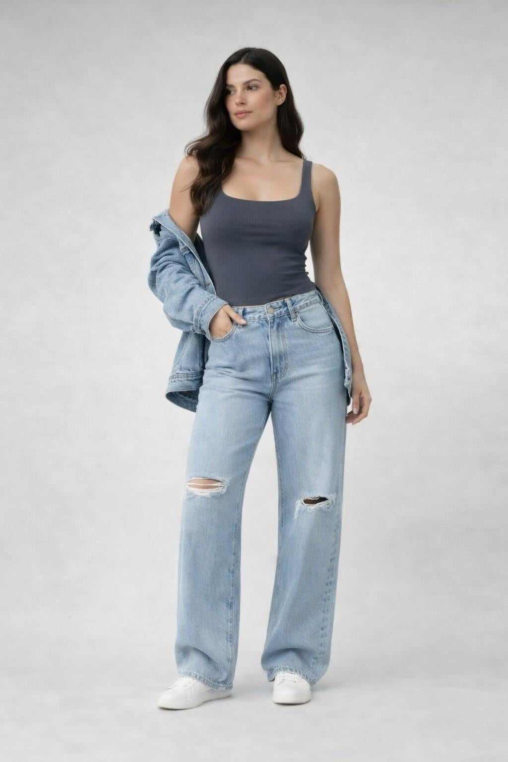 Top Damen | Figurbetontes Basic mit Eckausschnitt
