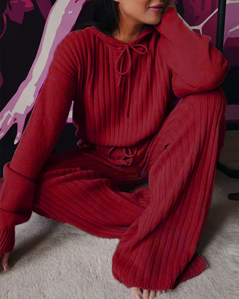 Warmer stylischer Pyjama-Anzug mit Kapuze