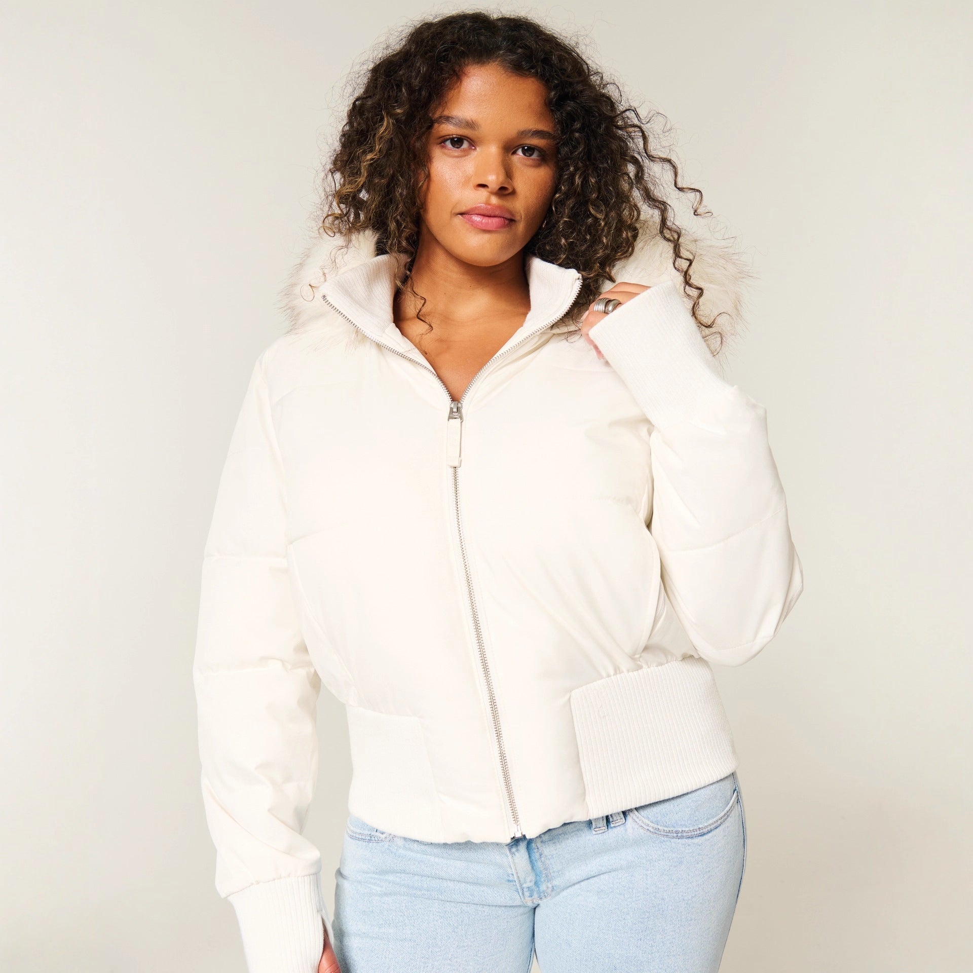 Winterjacke Damen | Abnehmbare Kapuze & Kompakte Steppform