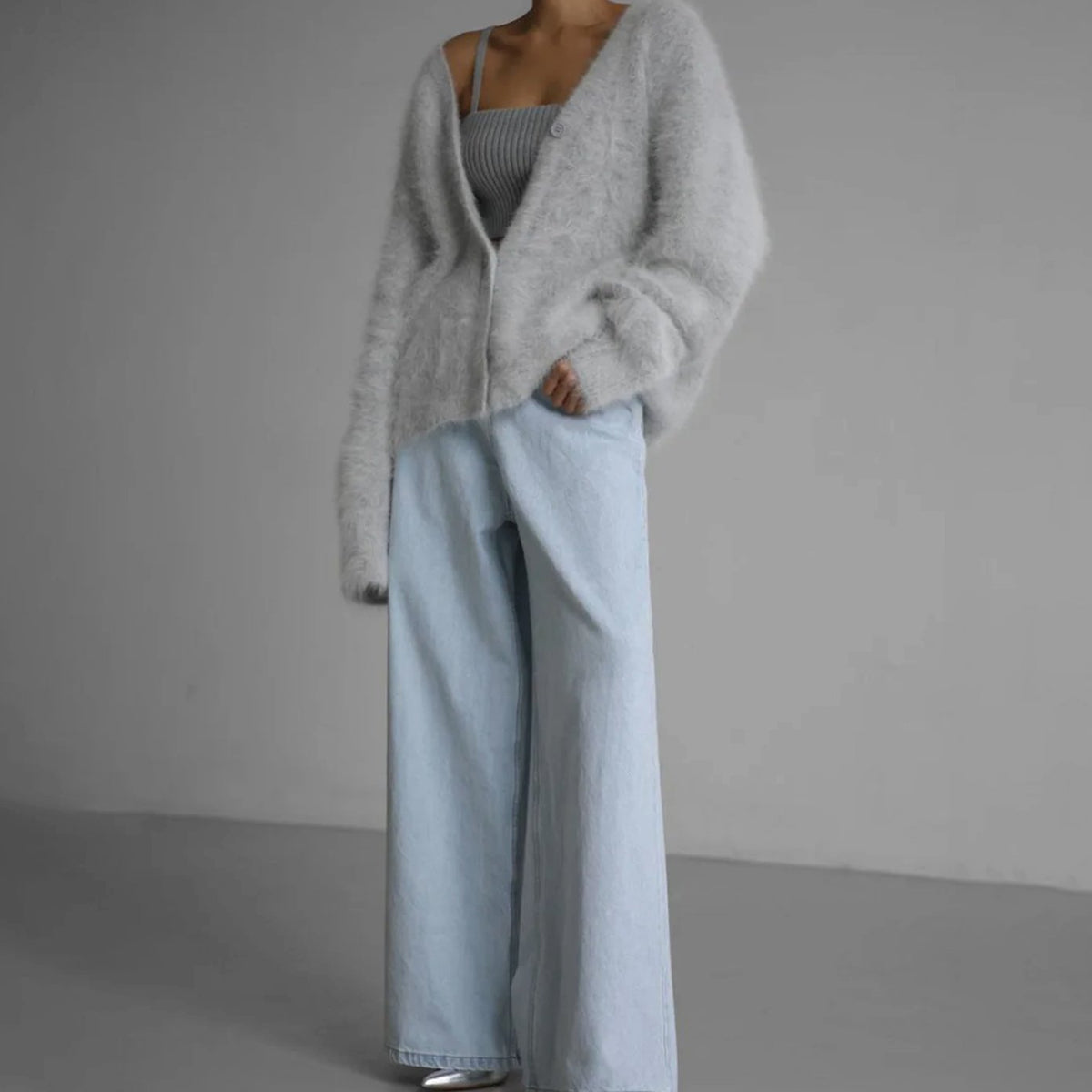 Strickjacke Damen Oversized | V-Ausschnitt & Angenehme Wärme 9